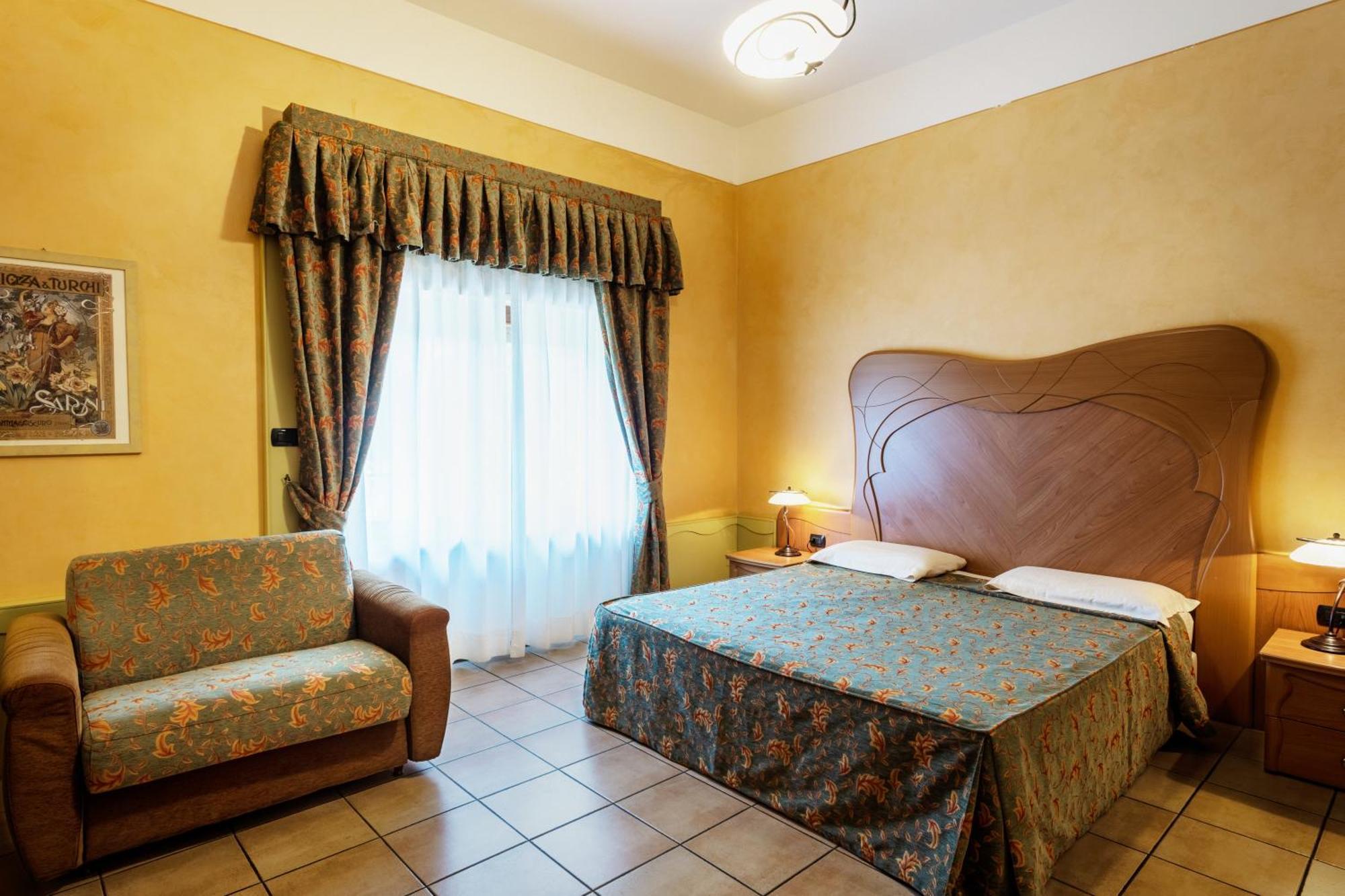Residence Liberty Parma Buitenkant foto