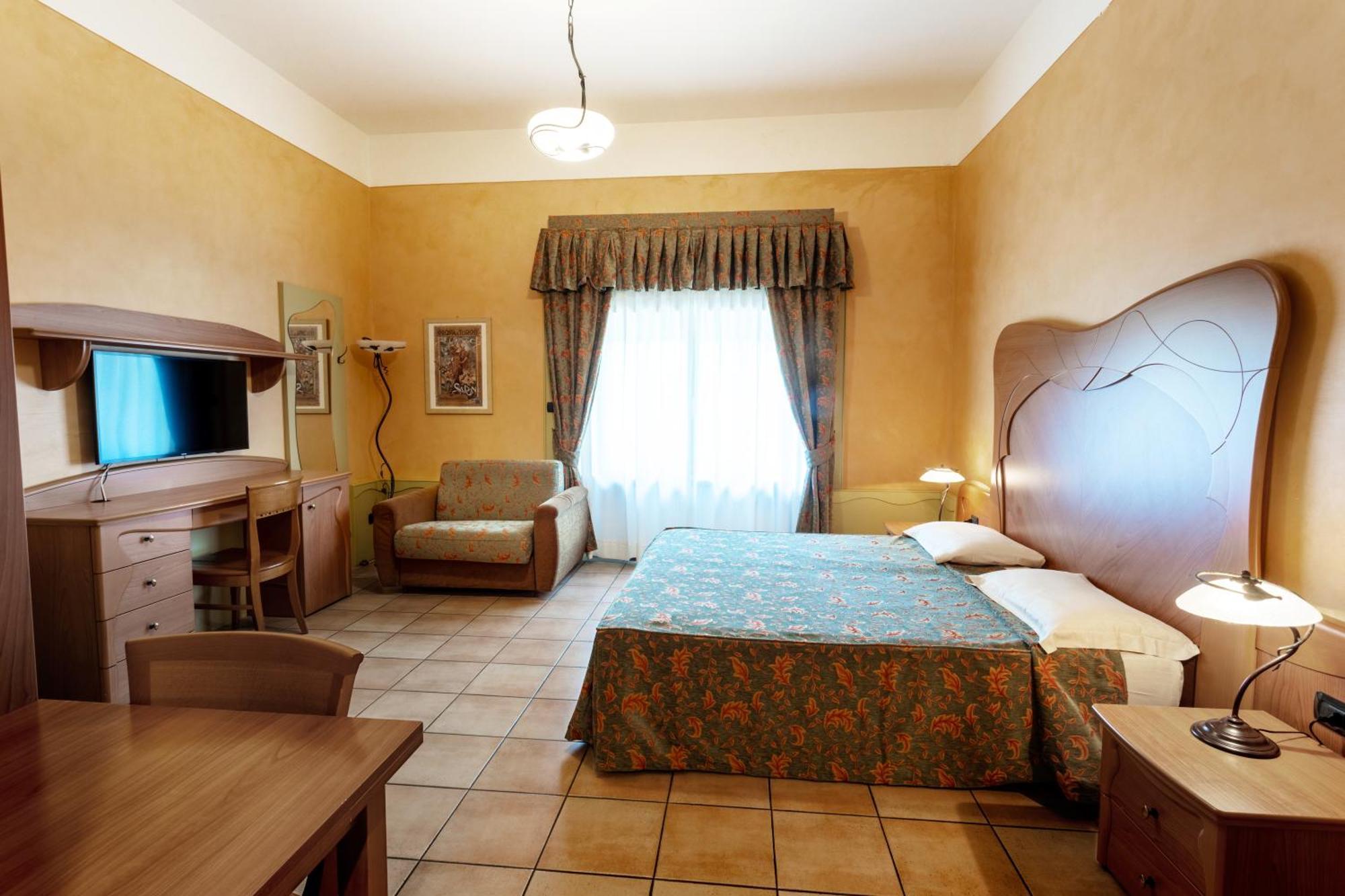 Residence Liberty Parma Buitenkant foto