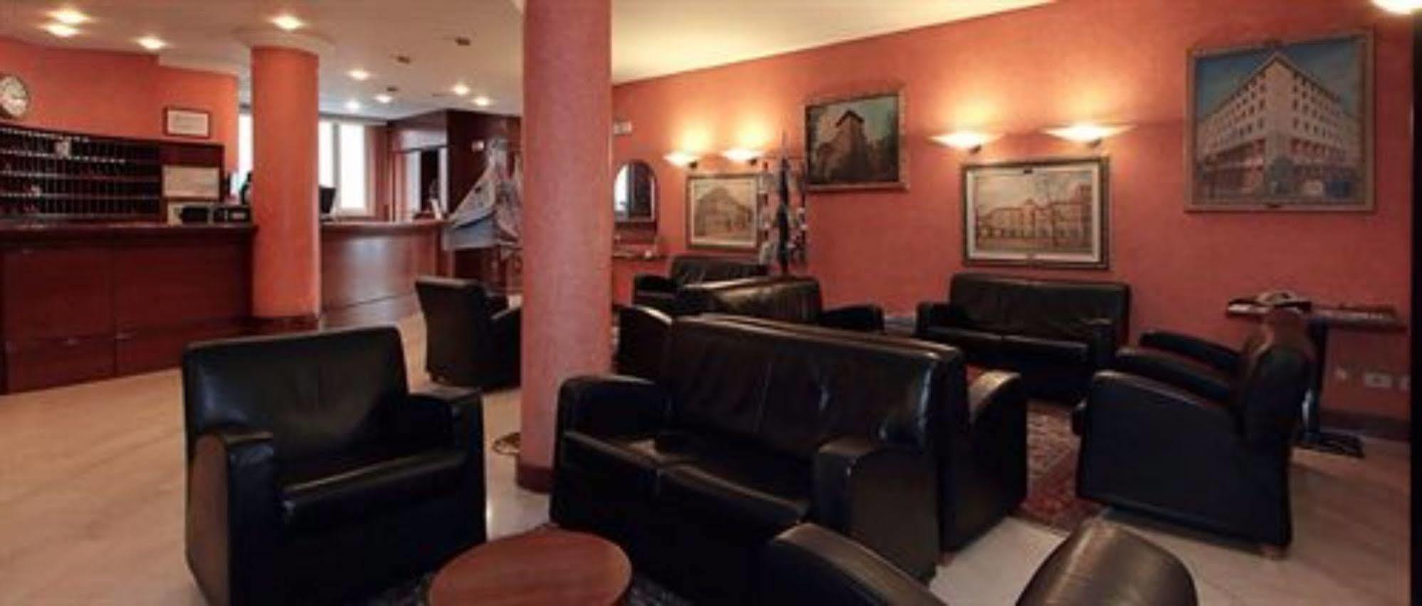 Residence Liberty Parma Buitenkant foto