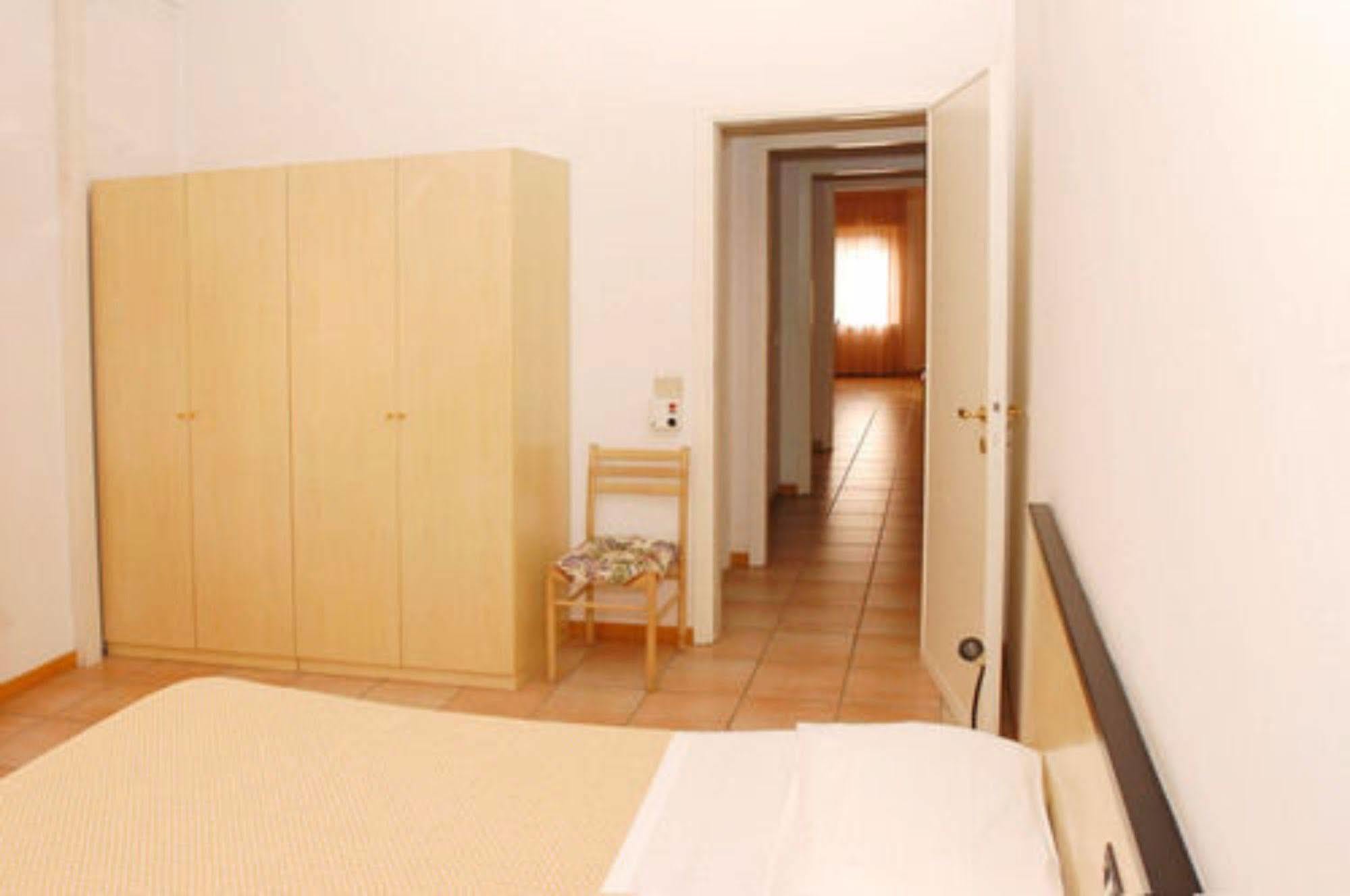 Residence Liberty Parma Buitenkant foto