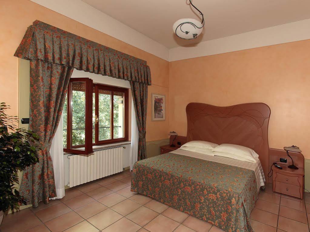 Residence Liberty Parma Buitenkant foto